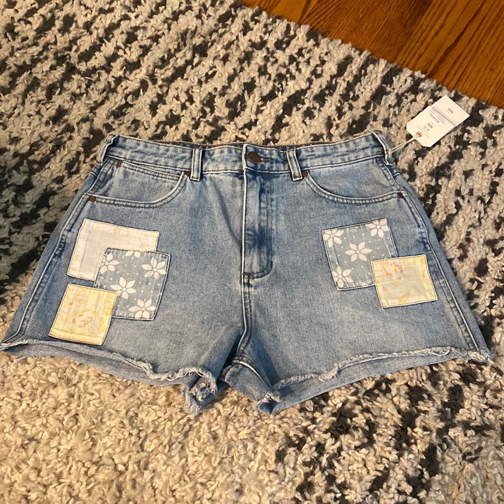 Brand new with tags Billabong x Wrangler High Waisted Denim Shorts